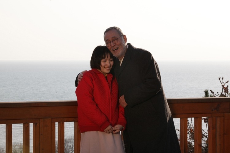 《与春同行》剧照第10张图片 《与春同行》剧照第10张图片