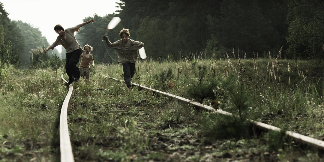 《明天会更好》剧照第16张图片
