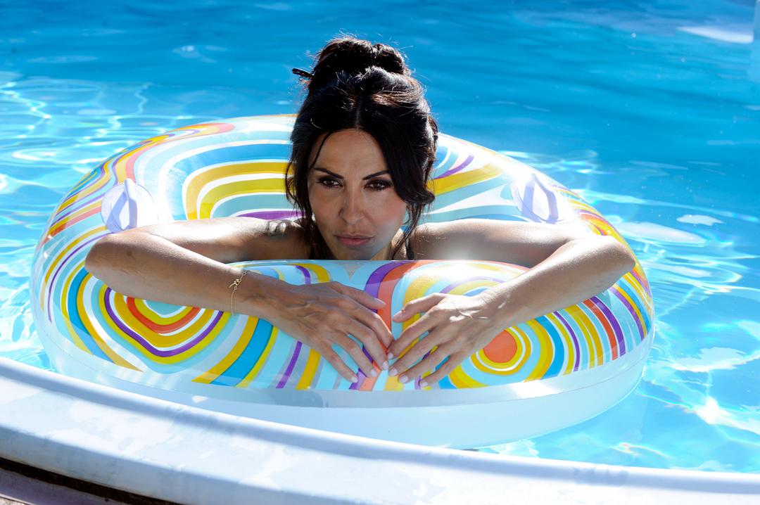 《绝美之城》海报第7张图片