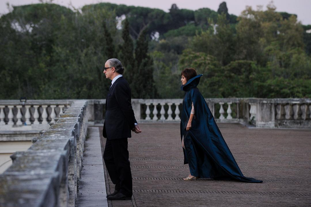 《绝美之城》海报第11张图片