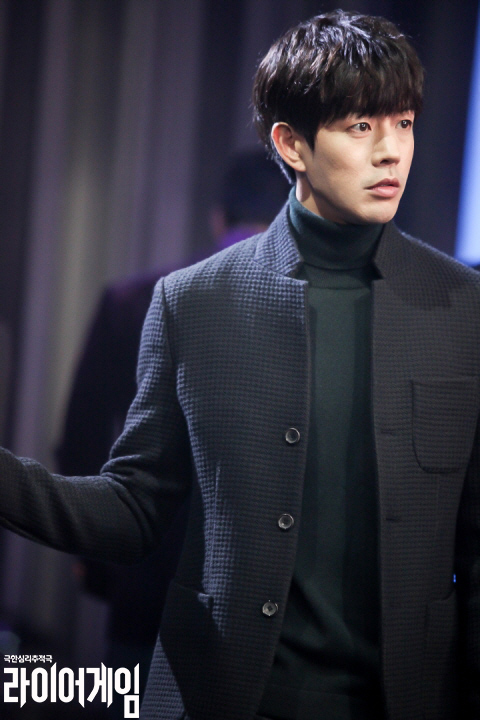 《欺诈游戏》剧照第33张图片