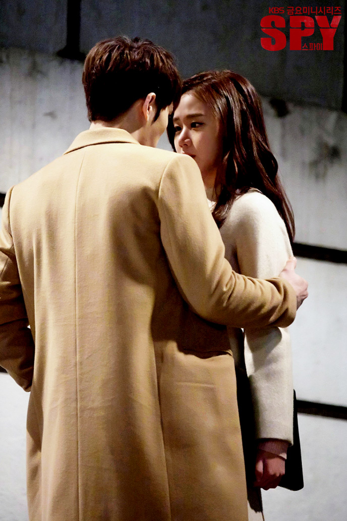 《间谍》海报第11张图片