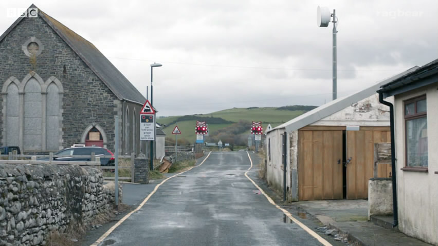 《荒郊疑云第一季》剧照第23张图片