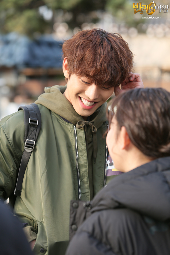 《三色幻想：戒指的女王》剧照第27张图片