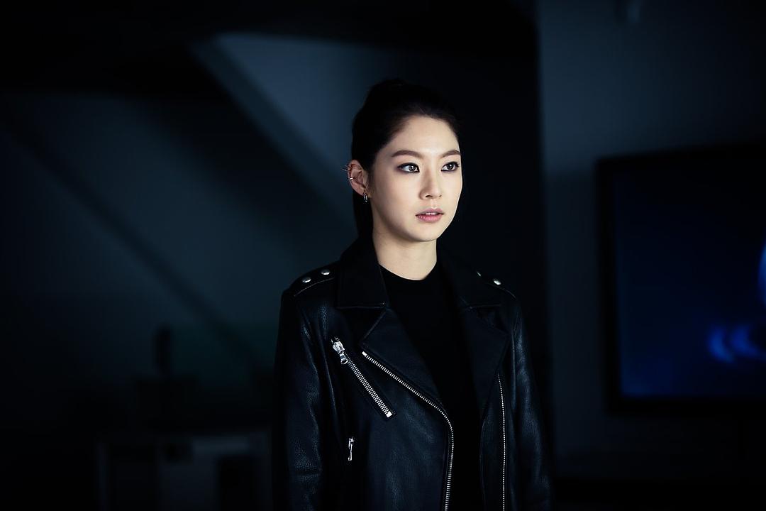 《Circle：相连的两个世界》剧照第39张图片