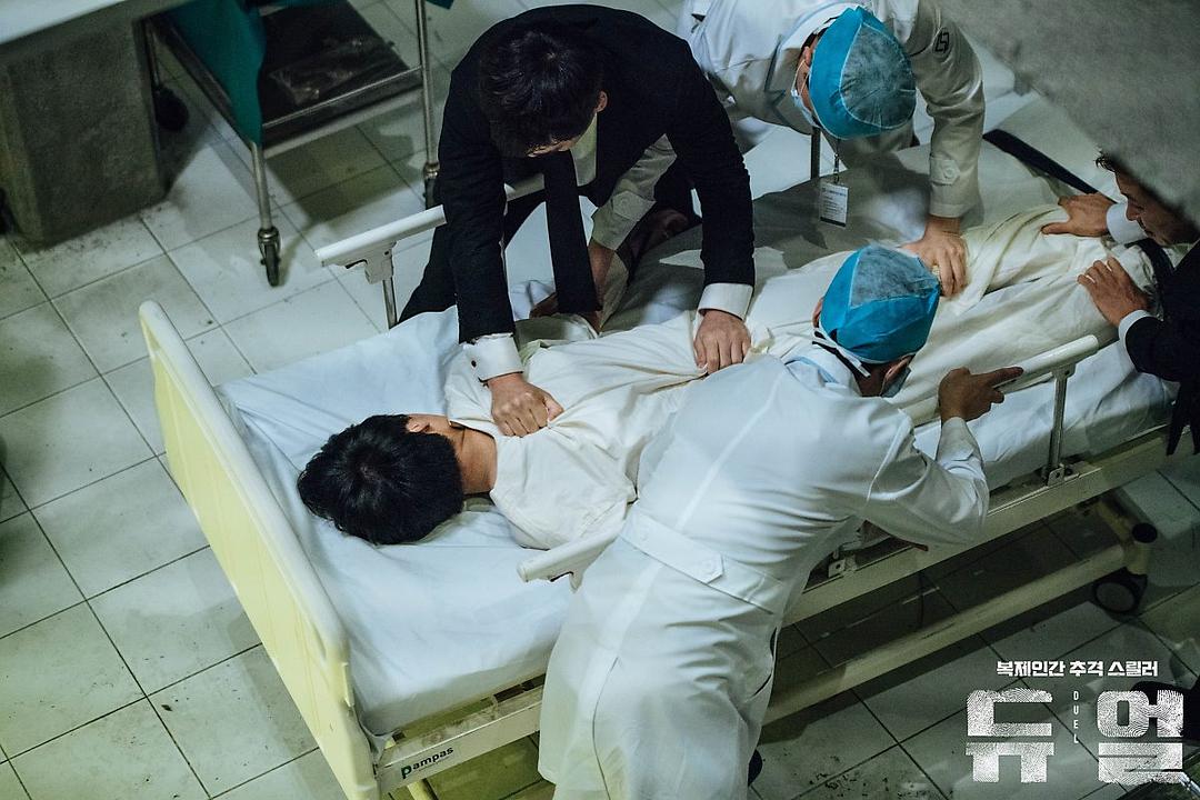 《决斗》剧照第37张图片