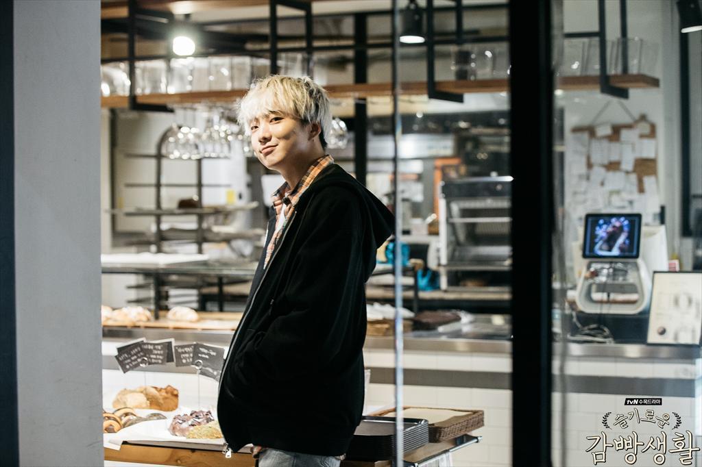 《机智牢房生活》海报第37张图片