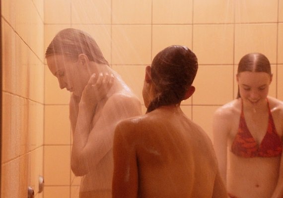 《女孩》海报第4张图片 《女孩》海报第4张图片