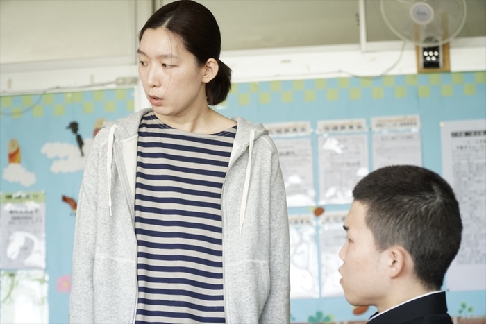 《近似婚外恋爱》剧照第3张图片