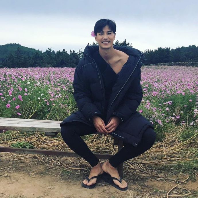 《超级巨星柳白》剧照第12张图片