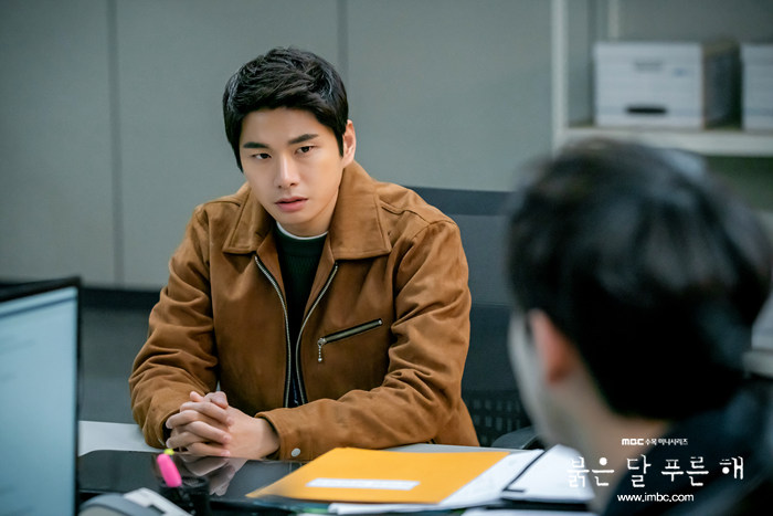 《赤月青日》剧照第43张图片