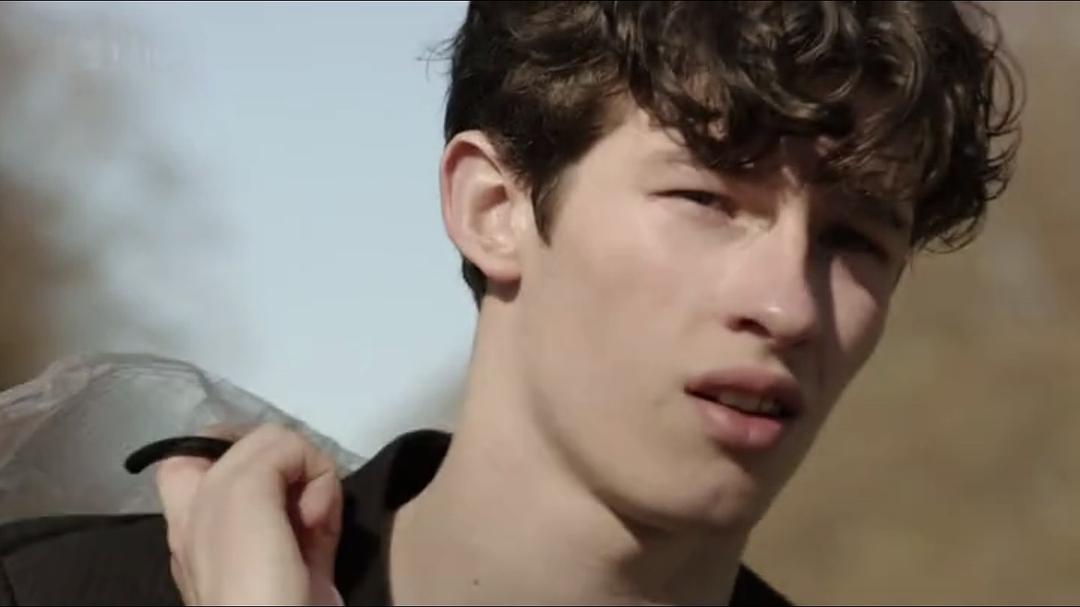 《渐行渐远》海报第29张图片