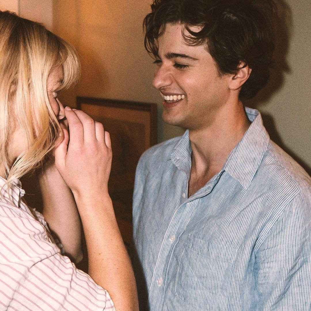 《奇异镇第一季》海报第47张图片