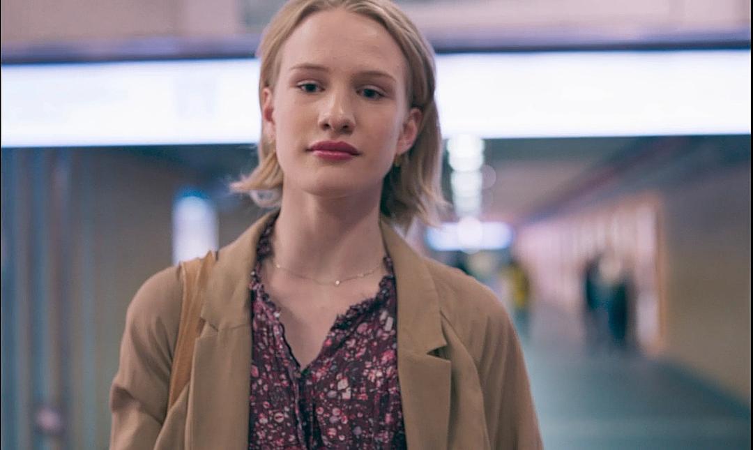 《女孩》海报第24张图片 《女孩》海报第24张图片