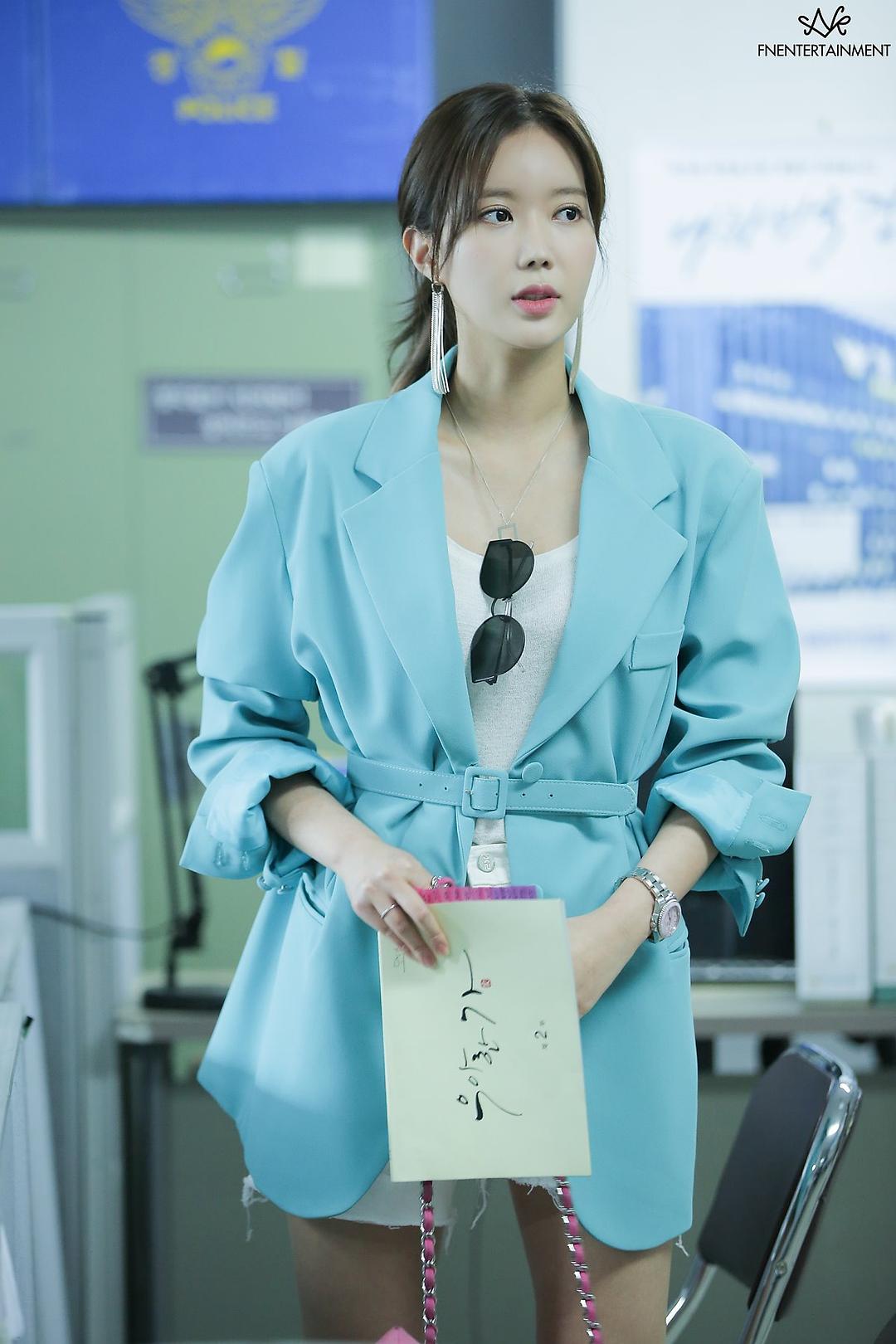 《优雅的家》剧照第28张图片