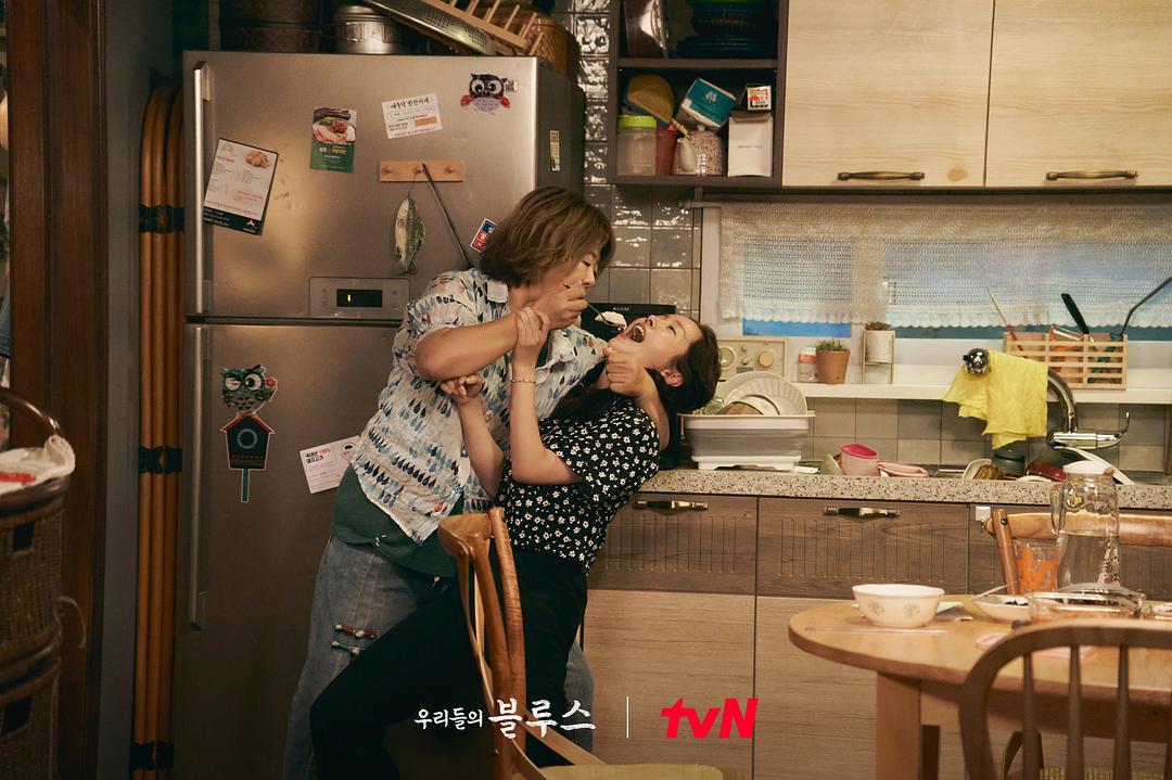 《我们的蓝调》剧照第18张图片