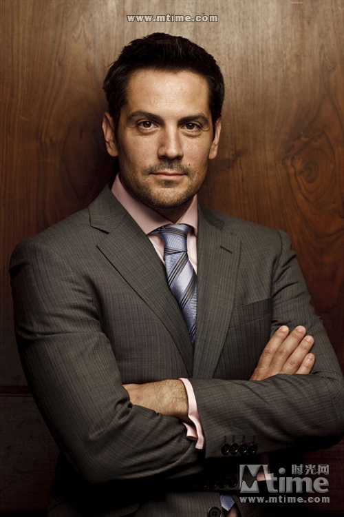 《物质女孩》剧照第4张图片