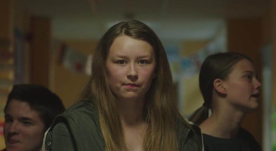 《三个女孩》海报第12张图片 《三个女孩》海报第12张图片