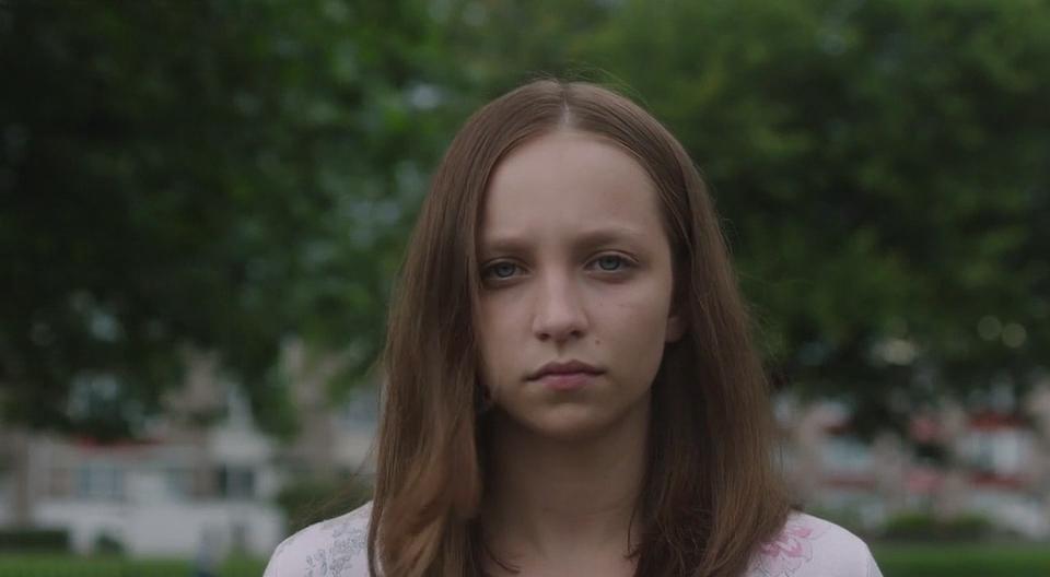 《三个女孩》海报第32张图片 《三个女孩》海报第32张图片