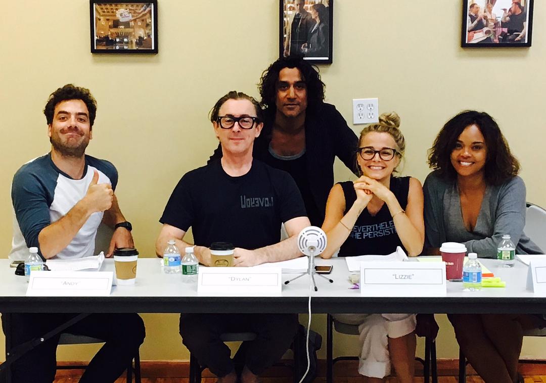 《本能第一季》海报第20张图片