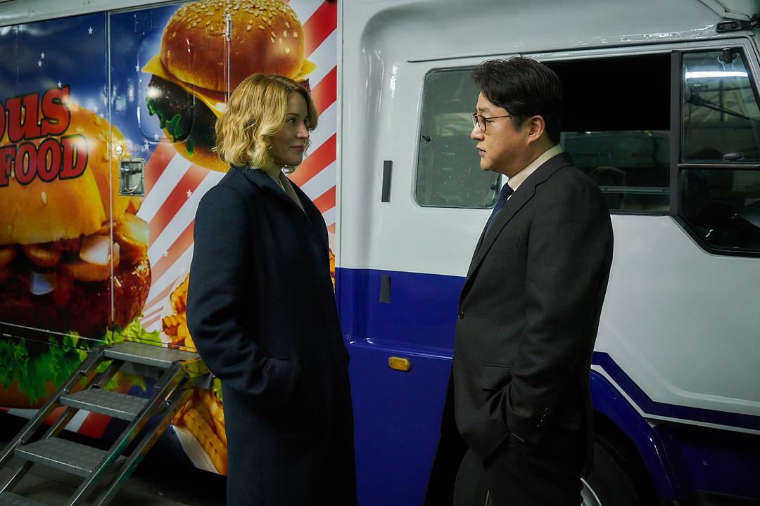 《铁雨》剧照第16张图片