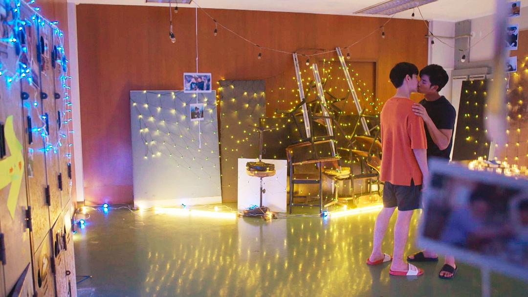 《深蓝之吻》剧照第16张图片