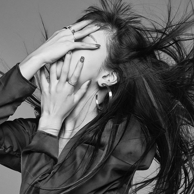 《别被月亮与狼酱所欺骗》剧照第4张图片