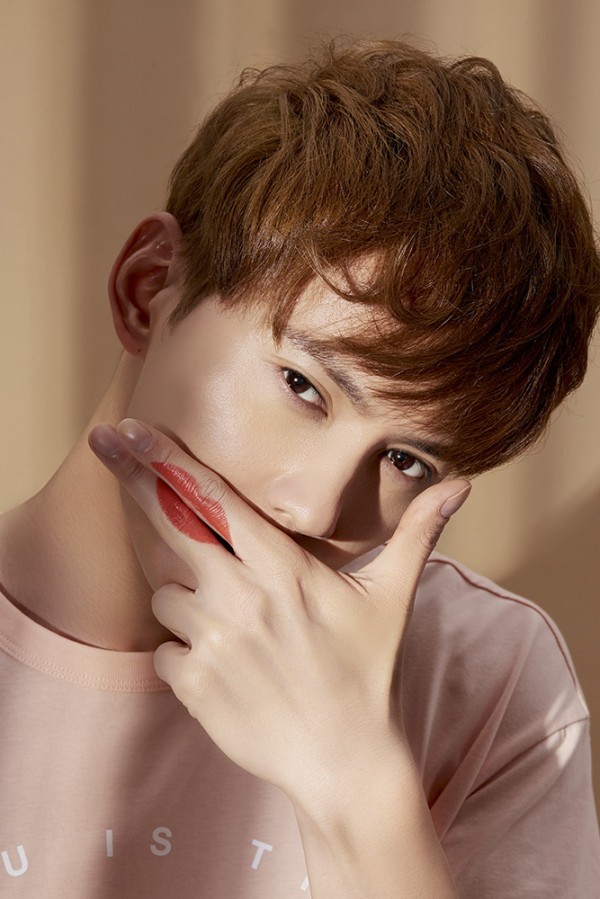 归还世界给你秦也