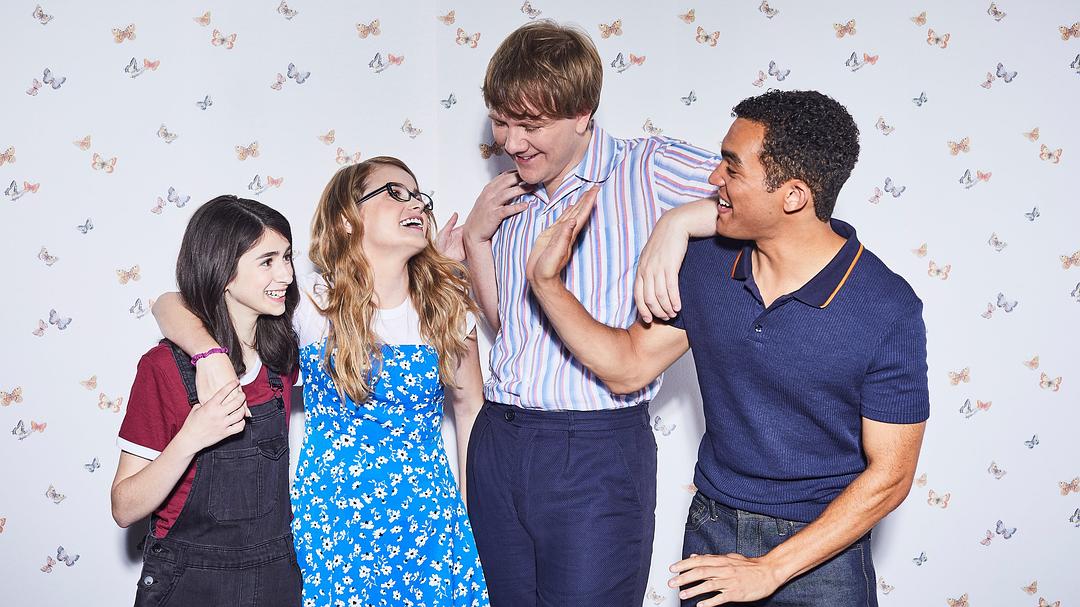 《一切安好第一季》海报第26张图片 《一切安好第一季》海报第26张图片