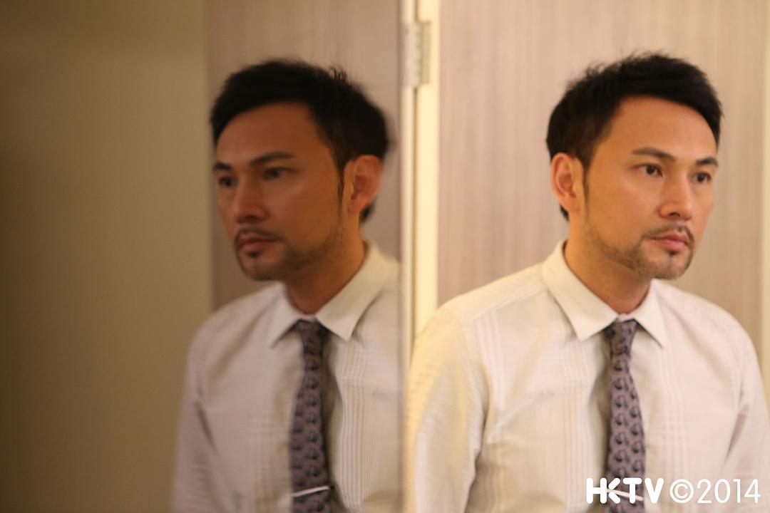 《三面形医》海报