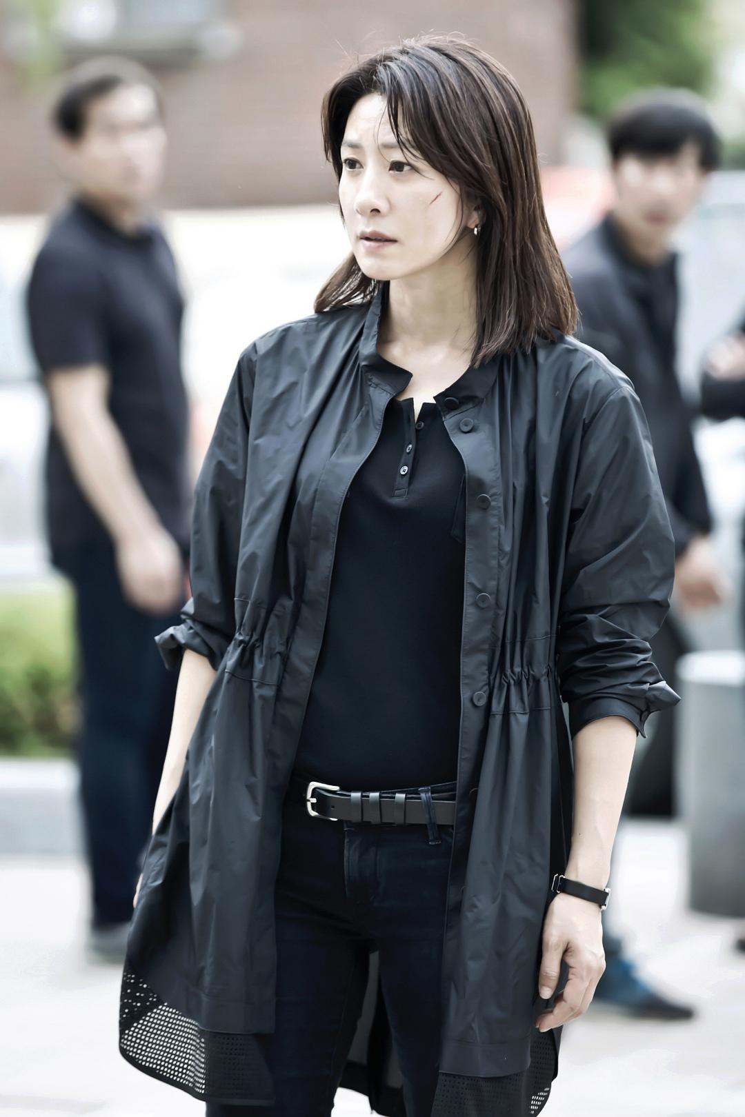 《警察夫人》剧照