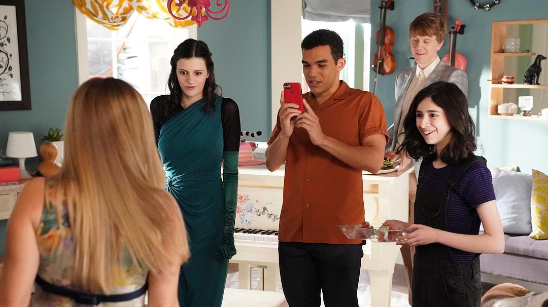 《一切安好第一季》海报第11张图片 《一切安好第一季》海报第11张图片